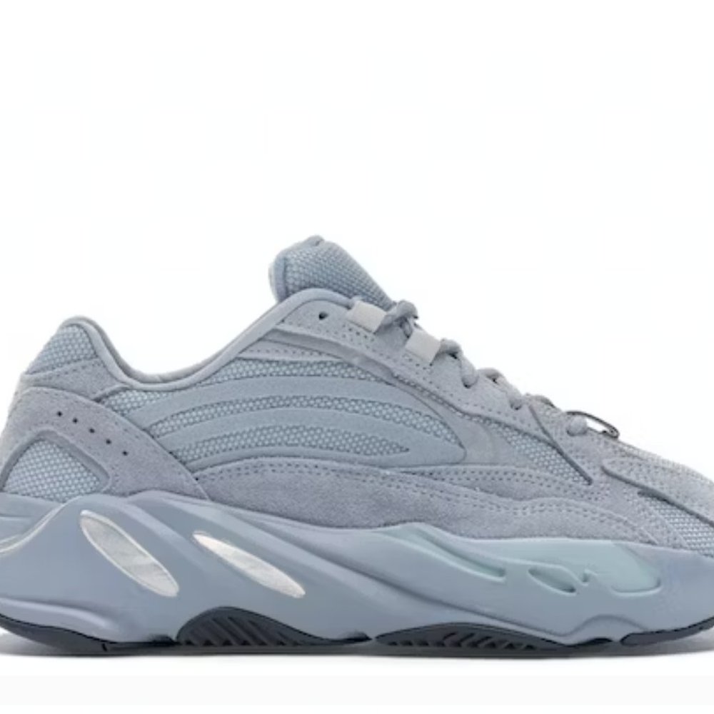YEEZY WAVE  700 - HOSPITAL BLUE